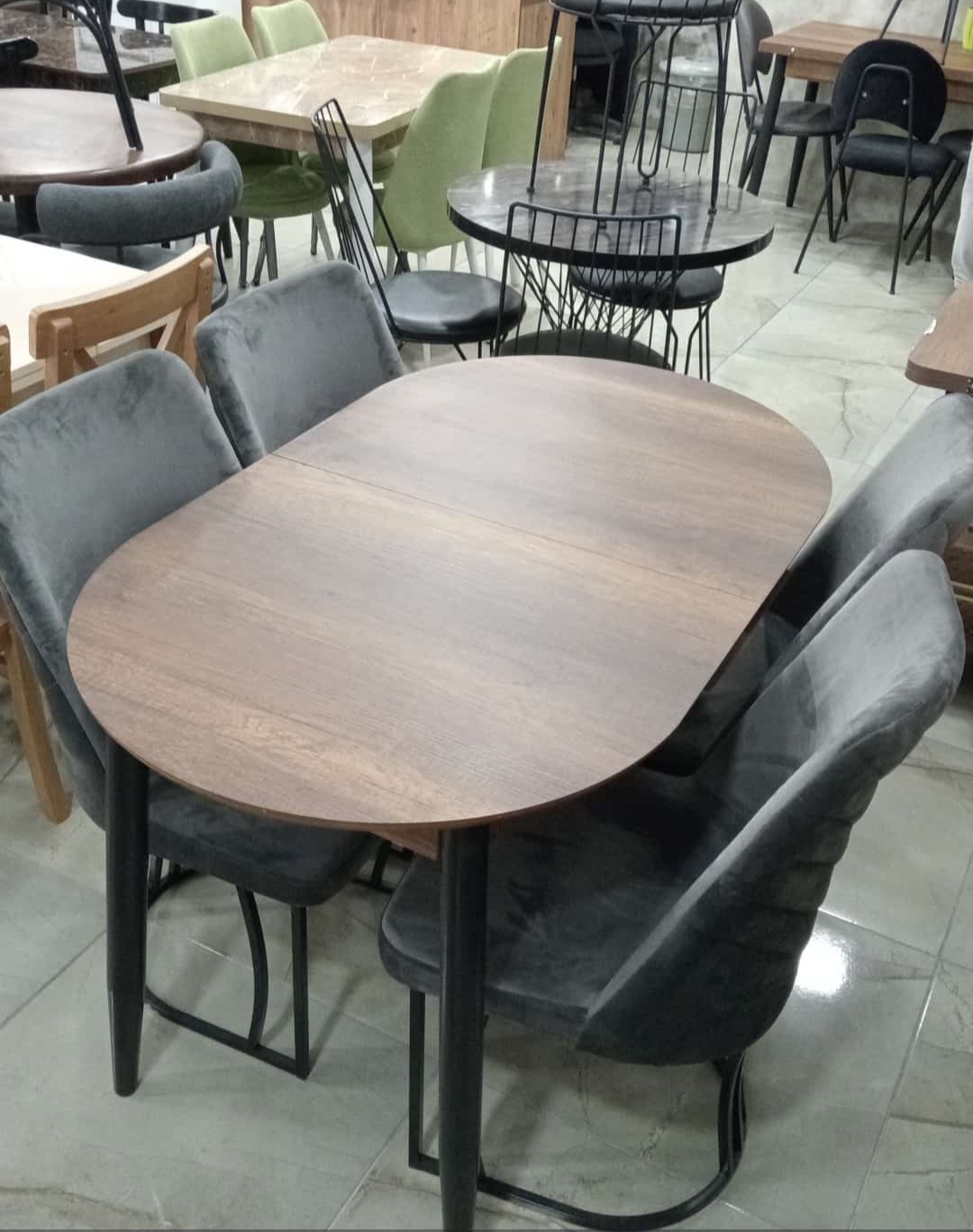 Oval mutfak masası